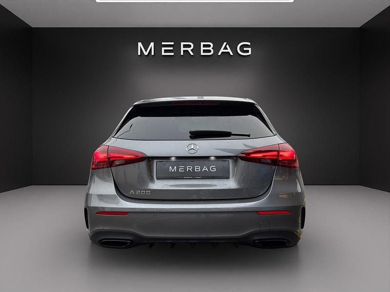 Neu Mercedes A200 163 PS (119 kW) 2026 Grau Limousine