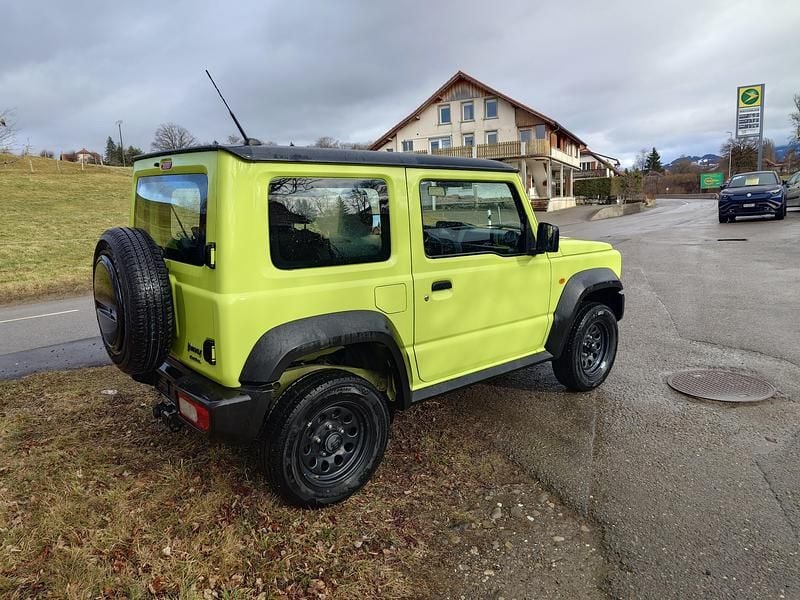 Gebraucht Suzuki Jimny 102 PS (75 kW) 2019 Grün SUV