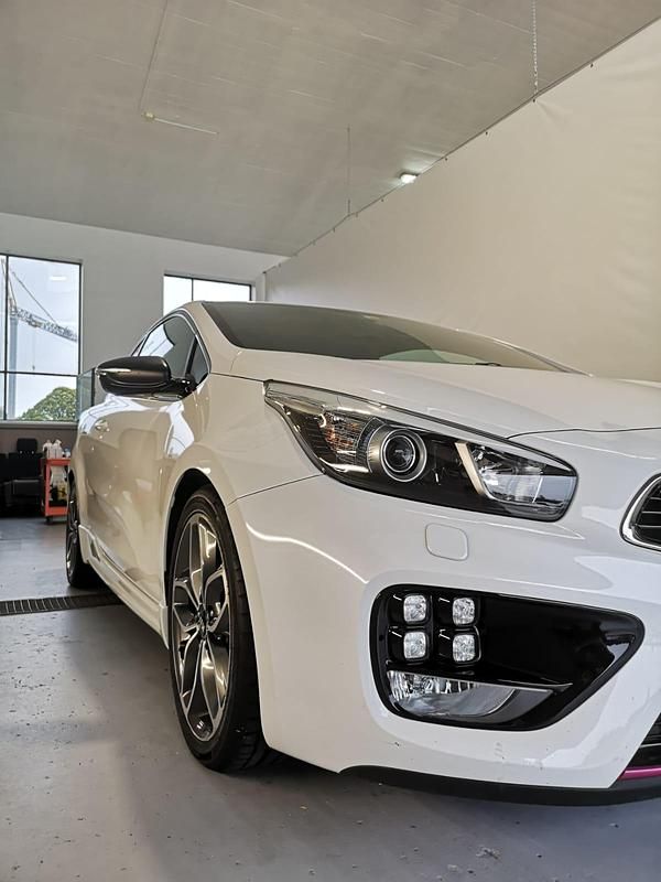 Gebraucht Kia ProCeed Turbo 204 PS (150 kW) 2015 Kleinwagen