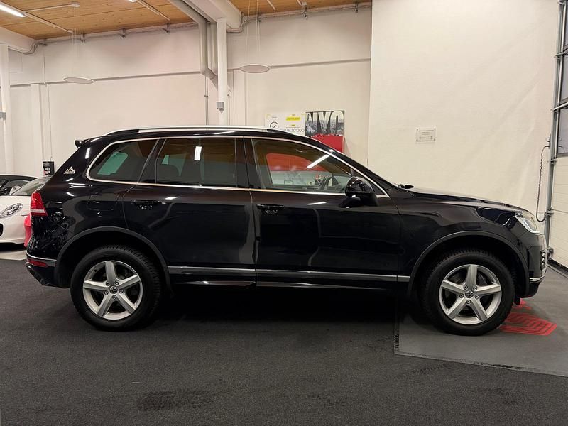 Gebraucht VW Touareg R-line 262 PS (192 kW) 2016 Schwarz SUV