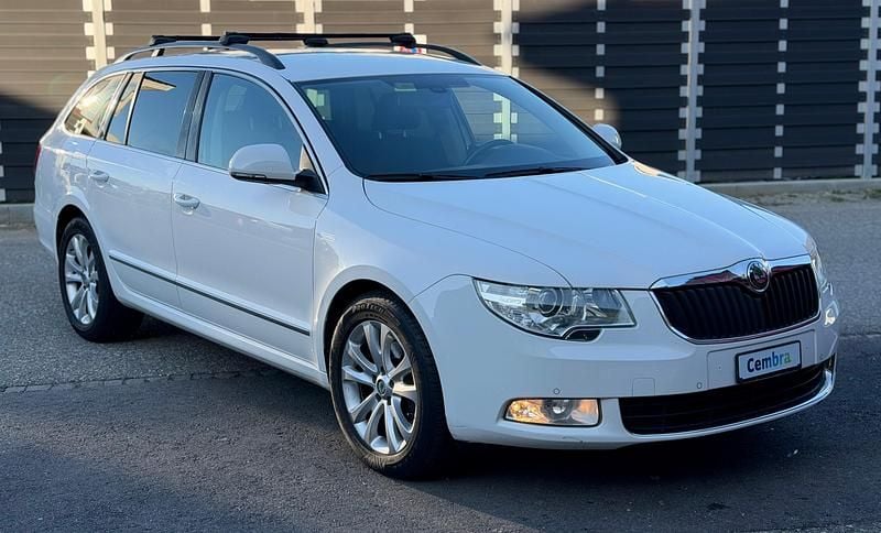 Gebraucht Skoda Superb Ambition 140 PS (102 kW) 2012 Kombi