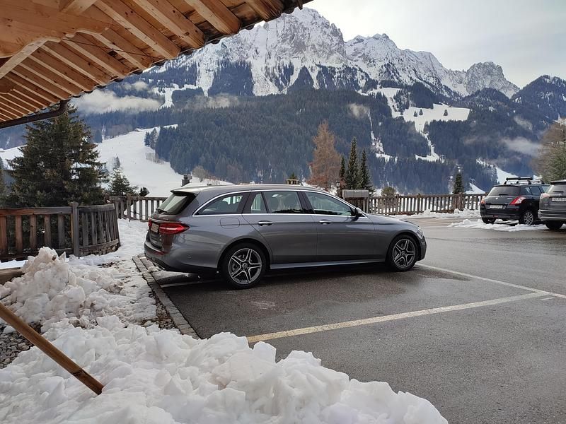 Gebraucht Mercedes E220 AMG line 194 PS (142 kW) 2021