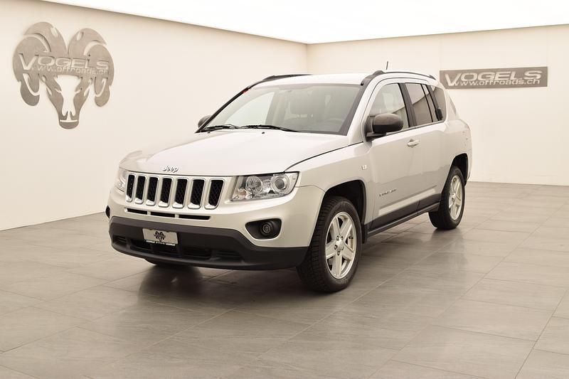 Gebraucht Jeep Compass Limited 163 PS (119 kW) 2011 Silber SUV