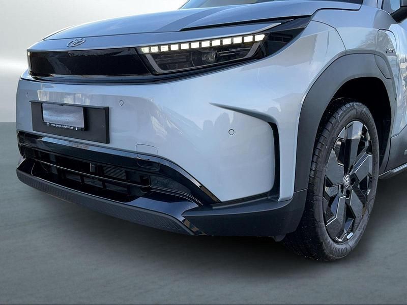 Neu Toyota Urban Cruiser Premium 135 kW (184 PS) 2025 Grau SUV