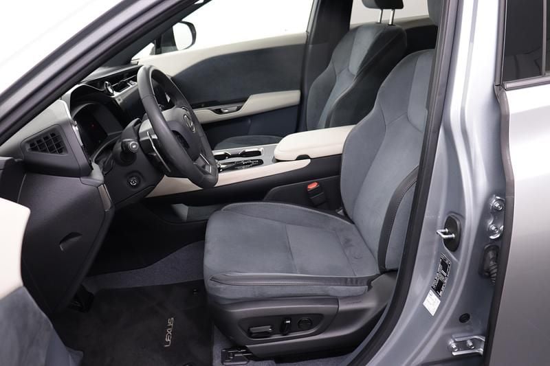 Gebraucht Lexus RZ 450e 230 kW (313 PS) 2024 Silber SUV