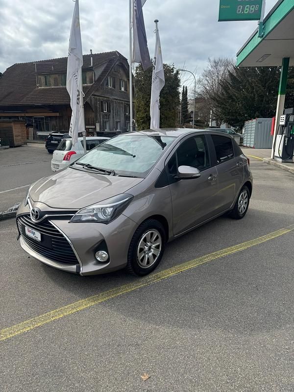 Gebraucht Toyota Yaris Trend 99 PS (72 kW) 2015 Kleinwagen