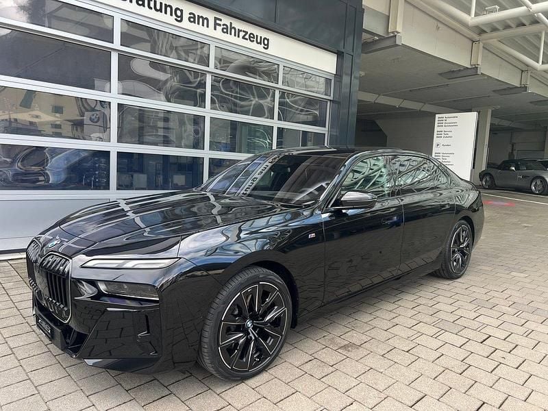 Gebraucht BMW 740 M Sport 286 PS (210 kW) 2024 Schwarz Limousine