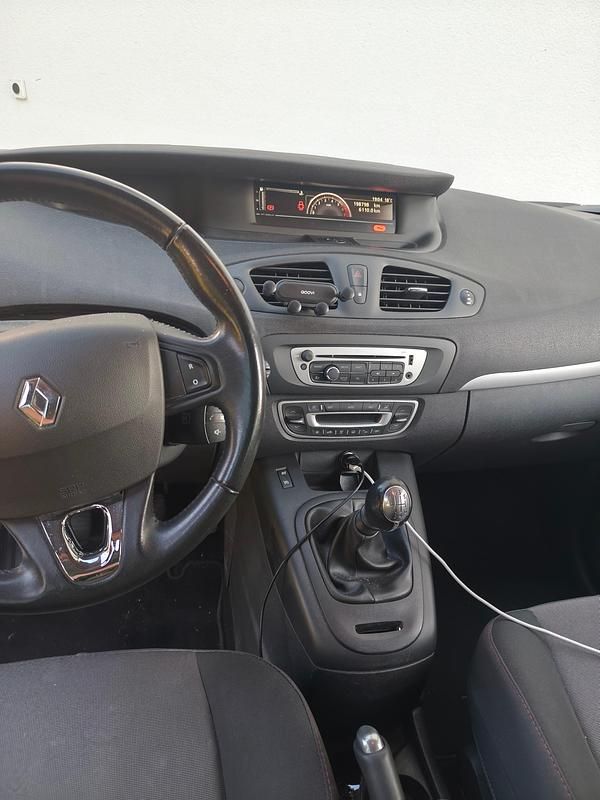 Gebraucht Renault Grand Scénic III 131 PS (96 kW) 2014 Van / Kleinbus