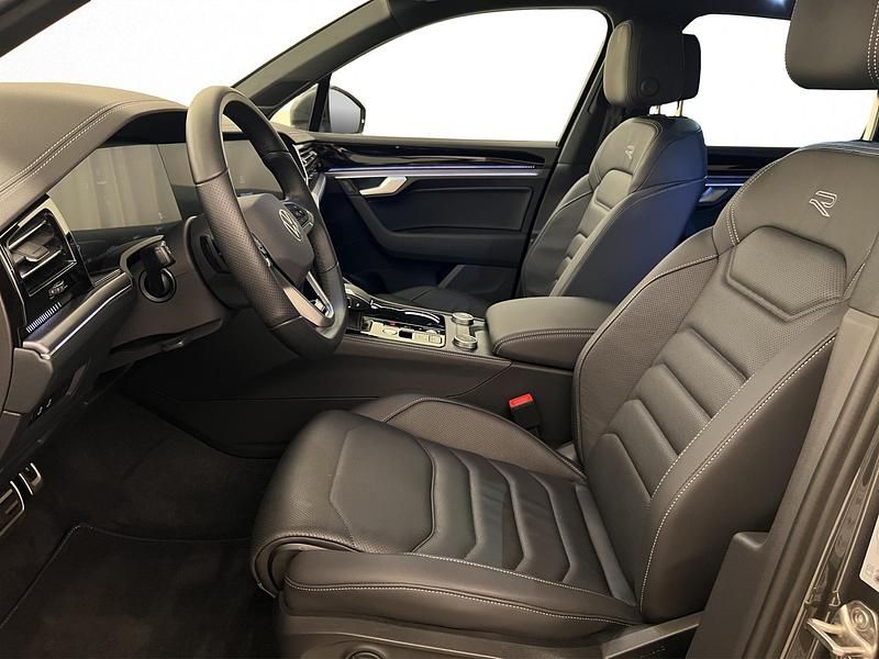 Gebraucht VW Touareg R-line 231 PS (169 kW) 2025 Grau SUV