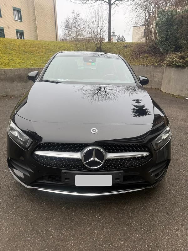 Gebraucht Mercedes A180 AMG line 136 PS (100 kW) 2021 Limousine