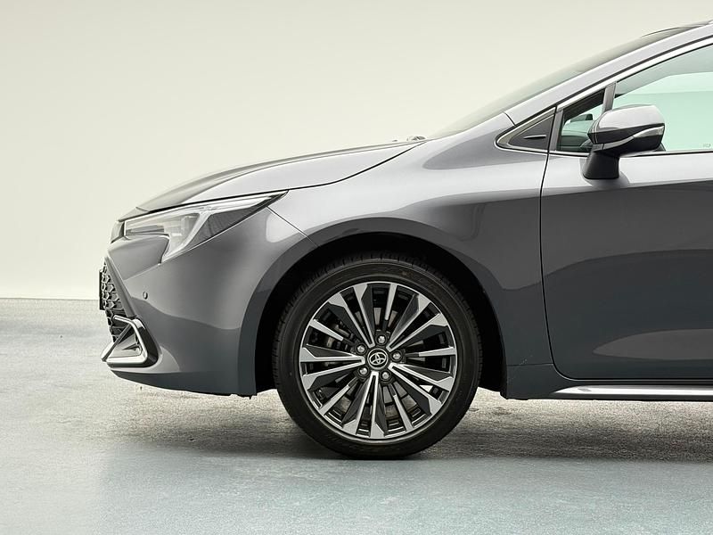 Gebraucht Toyota Corolla Trend 196 PS (144 kW) 2024 Grau Kombi