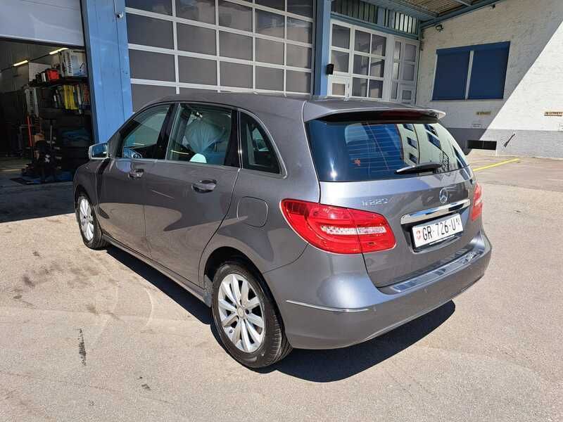 Gebraucht Mercedes B220 184 PS (135 kW) 2014 Van / Kleinbus