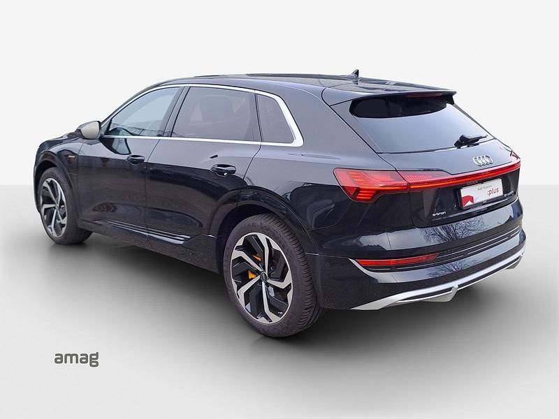 Gebraucht Audi e-tron Attraction 230 kW (313 PS) 2020 Mythosschwarz metallic SUV