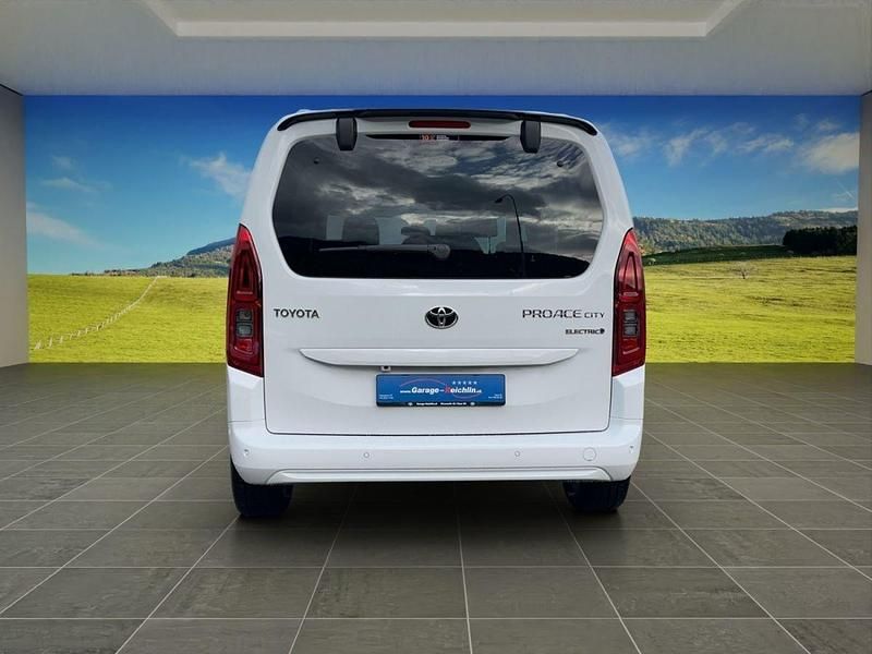 Neu Toyota Proace Verso City 100 kW (136 PS) 2025 Kombi