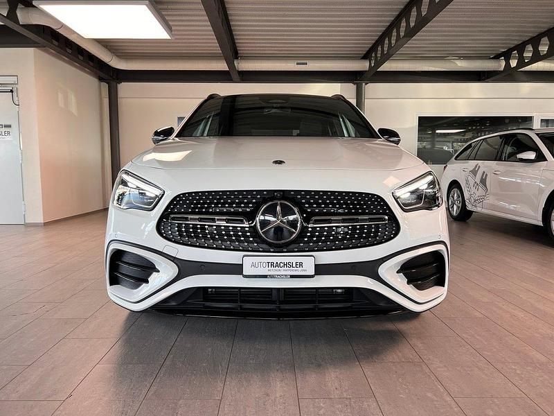Gebraucht Mercedes GLA220 190 PS (139 kW) 2024 SUV