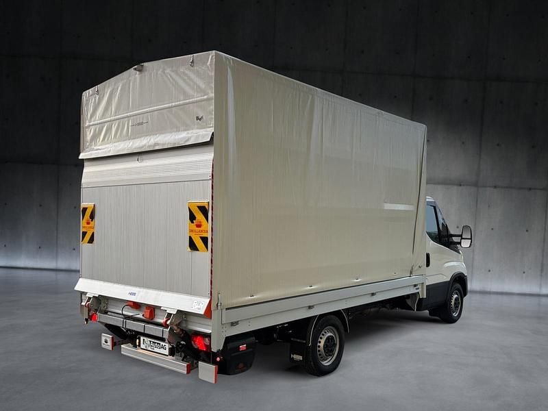 Gebraucht Iveco Daily 179 PS (131 kW) 2024 Weiss Abholung