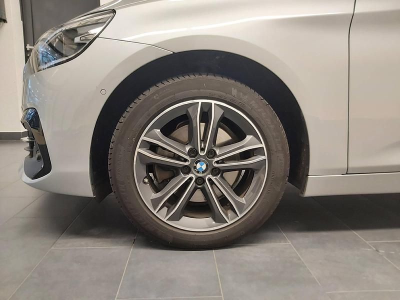 Gebraucht BMW 218 Active Tourer Comfort Edition 150 PS (110 kW) 2020 Silber Van / Kleinbus