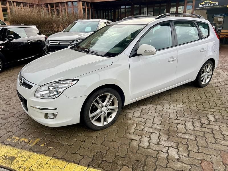 Gebraucht Hyundai i30 Premium 143 PS (105 kW) 2008 Kombi