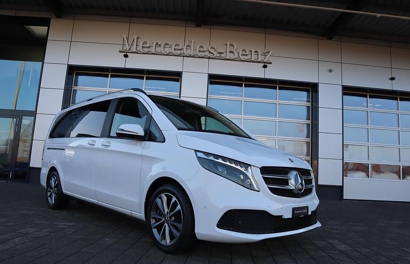 Gebraucht 2023 Mercedes V220 Van / Kleinbus | CHF 59’900 (Teuer) - Bild 1/4