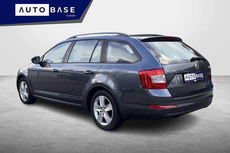 Gebraucht Skoda Octavia Ambition 140 PS (102 kW) 2015 Kleinwagen