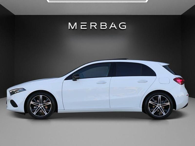 Gebraucht Mercedes A180 116 PS (85 kW) 2023 Weiss Limousine