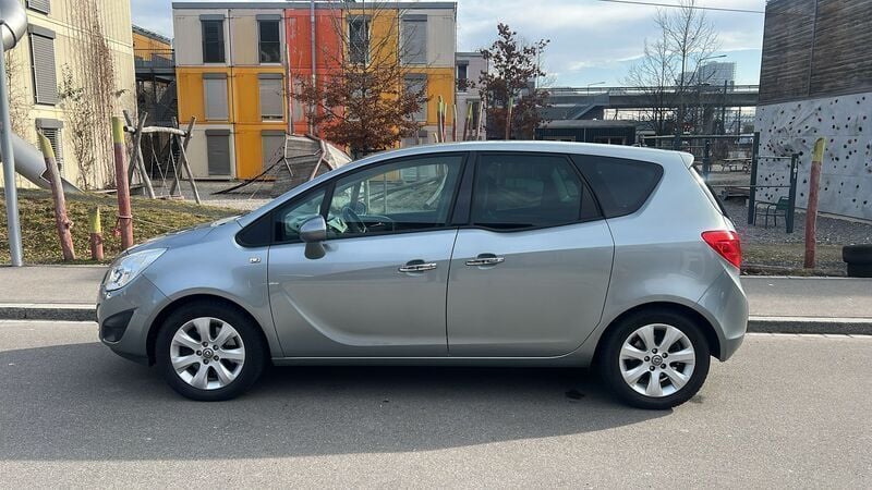 Gebraucht Opel Meriva Color Edition 140 PS (102 kW) 2012 Van / Kleinbus