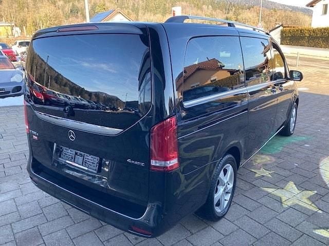 Gebraucht Mercedes V250 Avantgarde 190 PS (139 kW) 2022 Van / Kleinbus