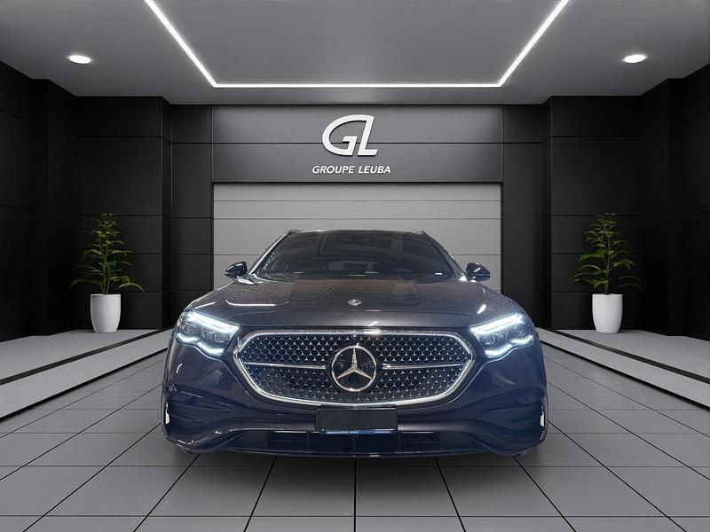 Neu Mercedes E220 197 PS (144 kW) 2025 Grau Kombi