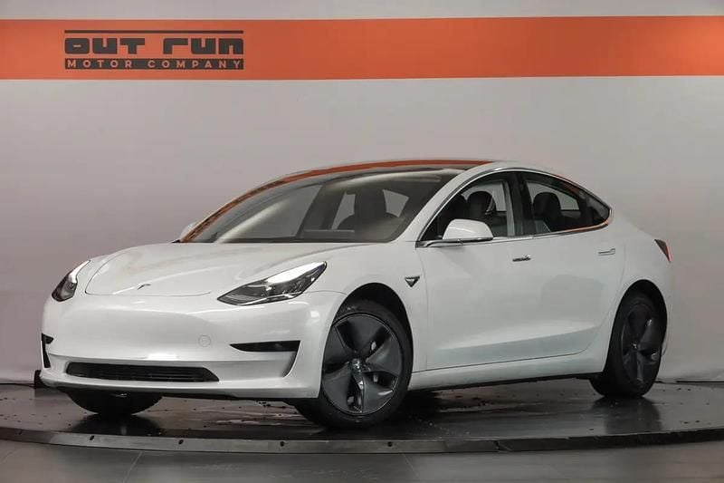 Weiss Gebraucht 2026 Tesla Model 3 Limousine | CHF 20’750 - Bild 1/4
