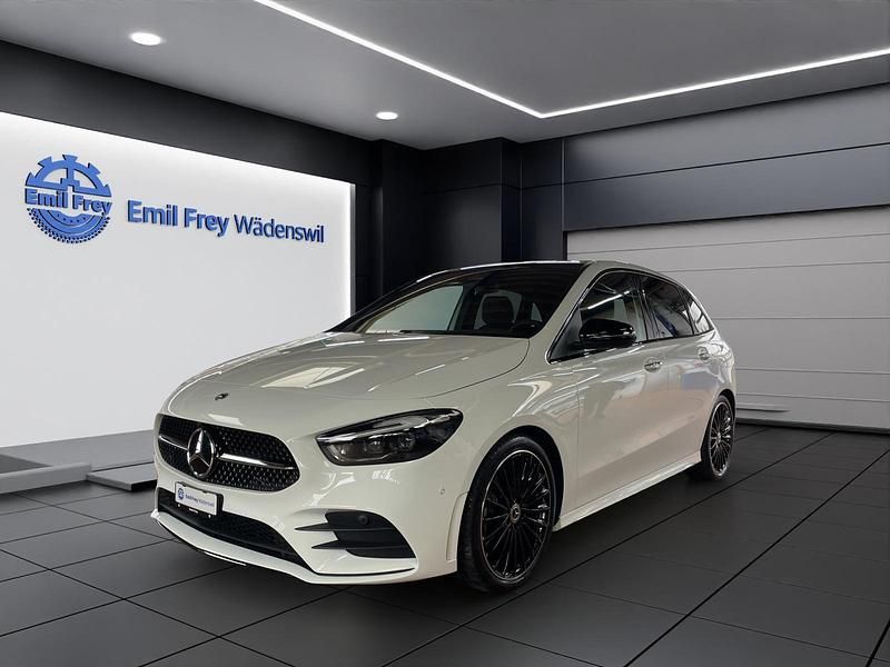 Neu Mercedes B220 AMG line 204 PS (150 kW) 2025 Weiss Van / Kleinbus