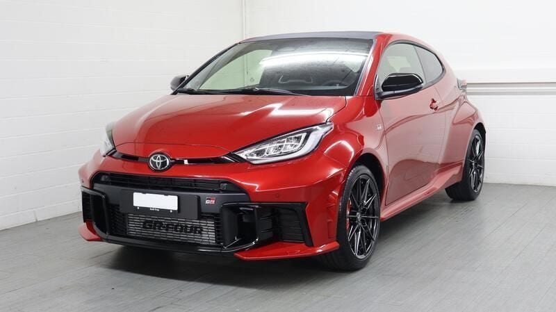 Rot Neu 2025 Toyota Yaris Sport Limousine | CHF 49’900 (Fairer Preis) - Bild 1/4