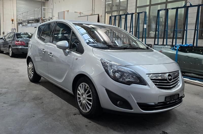 Gebraucht Opel Meriva Cosmo 110 PS (80 kW) 2012 Van / Kleinbus