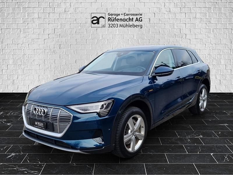 Blau Gebraucht 2020 Audi e-tron Advanced SUV | CHF 24’980 (Superpreis) - Bild 1/4
