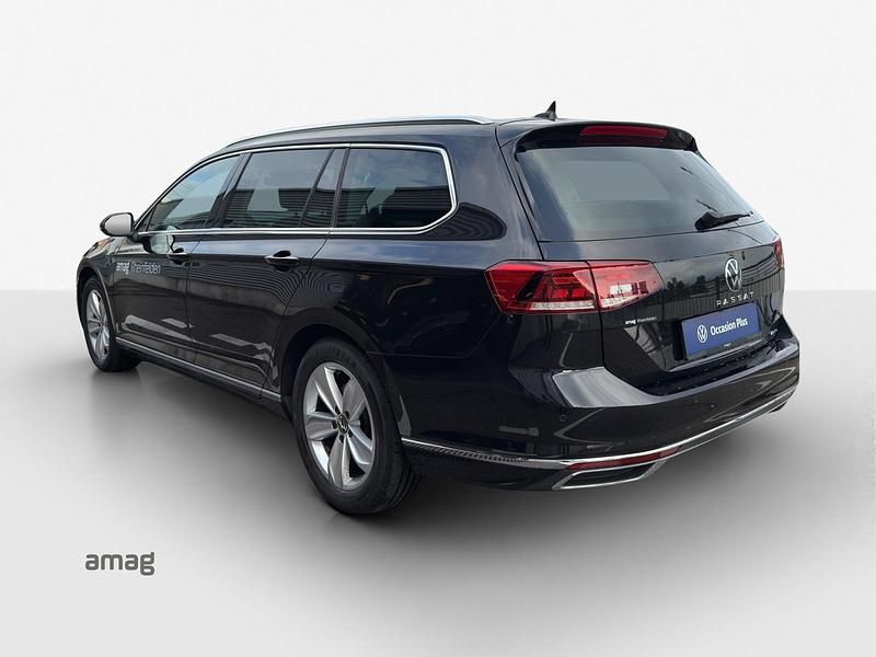 Gebraucht VW Passat Elegance 200 PS (147 kW) 2022 Deepblack perleffekt Kombi