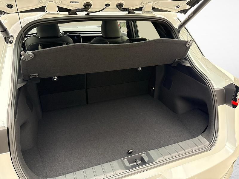 Neu Lexus LBX 136 PS (100 kW) 2026 Weiss SUV