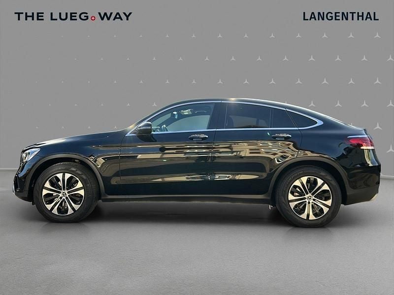 Gebraucht Mercedes GLC220 194 PS (142 kW) 2021 Schwarz Coupé