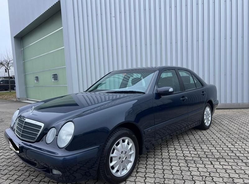 Gebraucht Mercedes E200 Classic 163 PS (119 kW) 2000