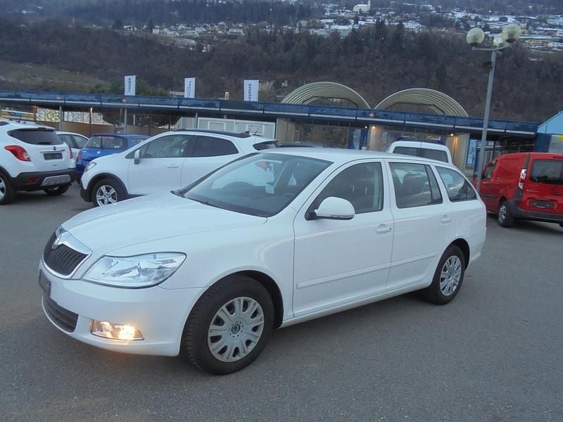 Gebraucht Skoda Octavia Ambition 105 PS (77 kW) 2012 Kombi