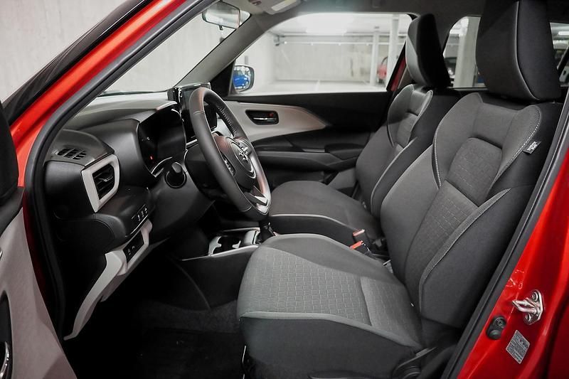 Neu Suzuki Swift 82 PS (60 kW) 2025 Rot Limousine