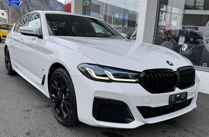 Weiss Gebraucht 2021 BMW 530e M Sport Limousine | CHF 37’900 (Guter Preis) - Bild 1/4