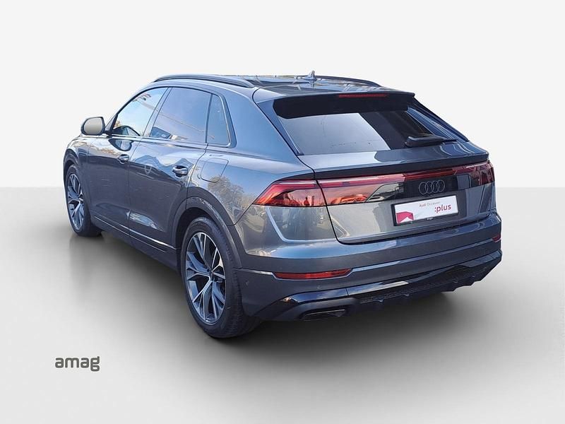 Gebraucht Audi Q8 Ambiente 394 PS (289 kW) 2024 Daytonagrau perleffekt SUV