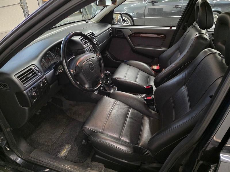 Gebraucht Opel Vectra 204 PS (150 kW) 1994 Limousine