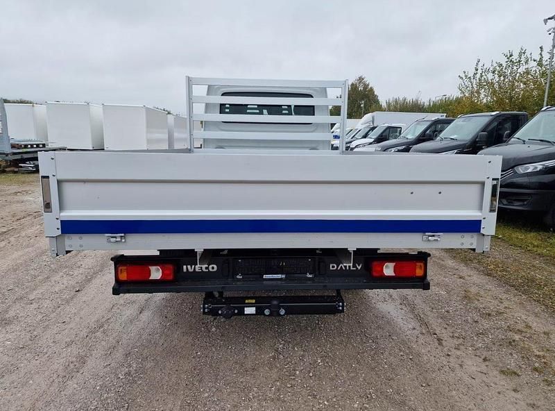 Neu Iveco Daily 180 PS (132 kW) 2026 Limousine