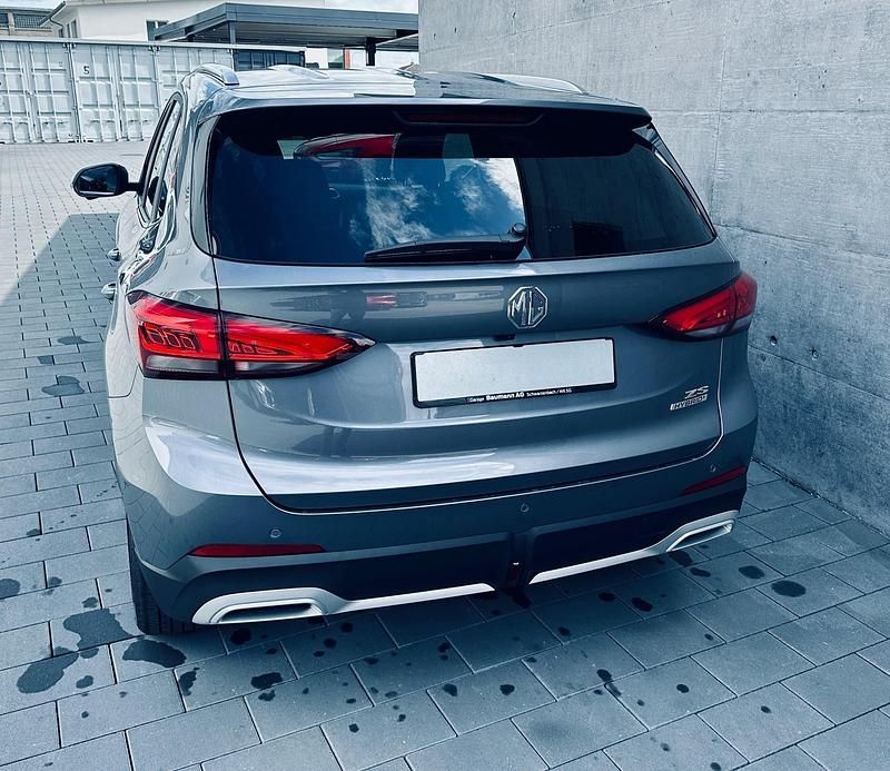 Neu MG ZS Luxury 197 PS (144 kW) 2026 Grau SUV