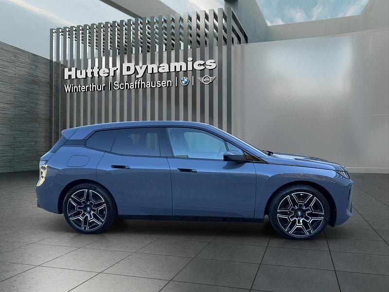 Gebraucht BMW iX M Sport 300 kW (408 PS) 2025 Grau SUV