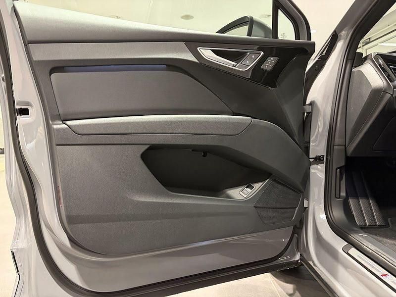 Neu Audi Q4 e-tron Attraction 210 kW (286 PS) 2026 SUV