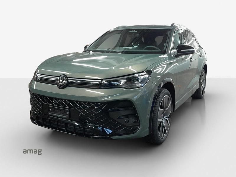 Cipressino green metallic Neu 2025 VW Tiguan R-line SUV | CHF 65’900 - Bild 1/4