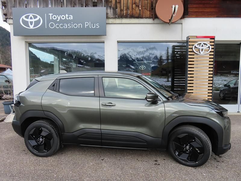 Neu Toyota Urban Cruiser Trend 135 kW (184 PS) 2025 Grün SUV