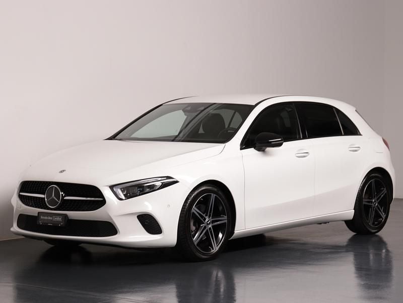 Gebraucht Mercedes A180 Night 136 PS (100 kW) 2020 Weiss Limousine