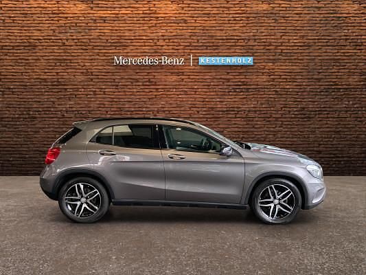 Gebraucht Mercedes GLA200 Night 156 PS (114 kW) 2016 Grau SUV